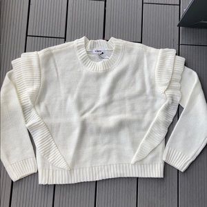 BB Dakota long sleeve short sweater. Size S